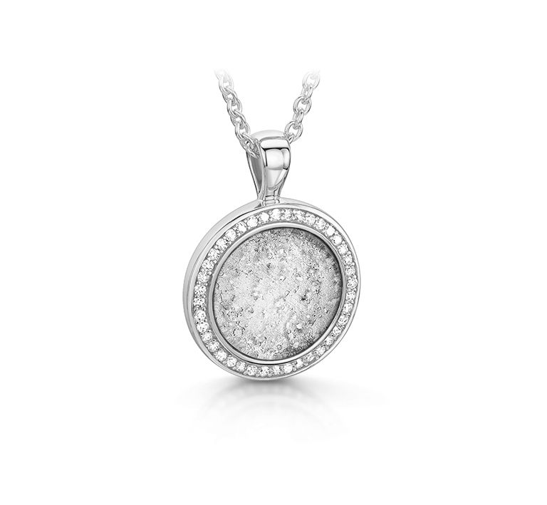 Halo round pendant necklace in silver